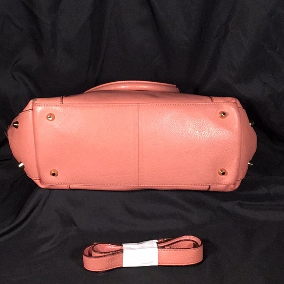 ORA DELPHNE - Picture 4 of 6